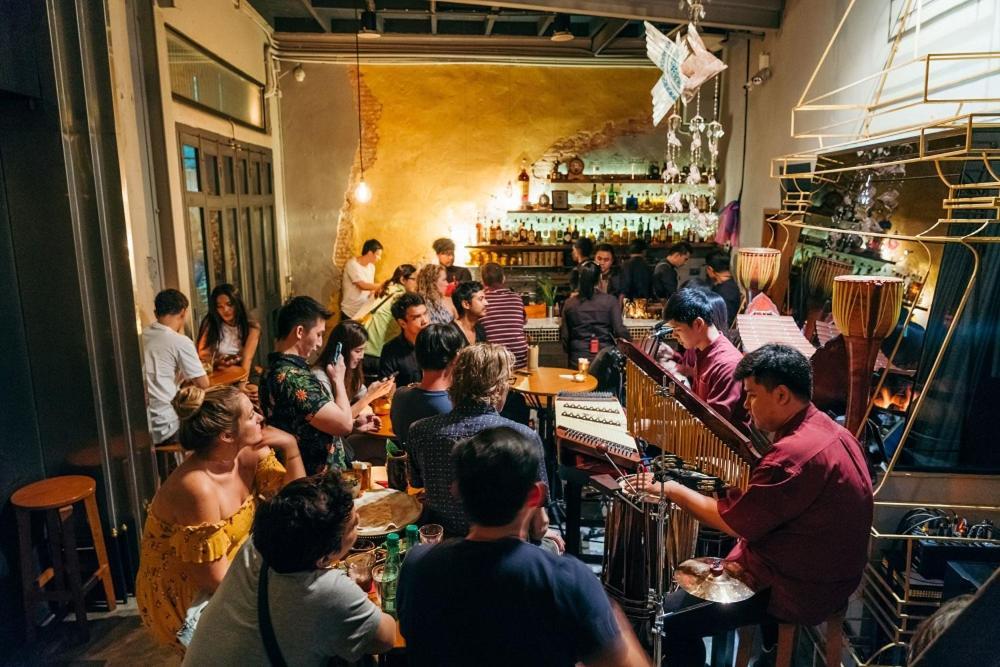 Noir Cafe And Hostel Chinatown Бангкок Екстер'єр фото