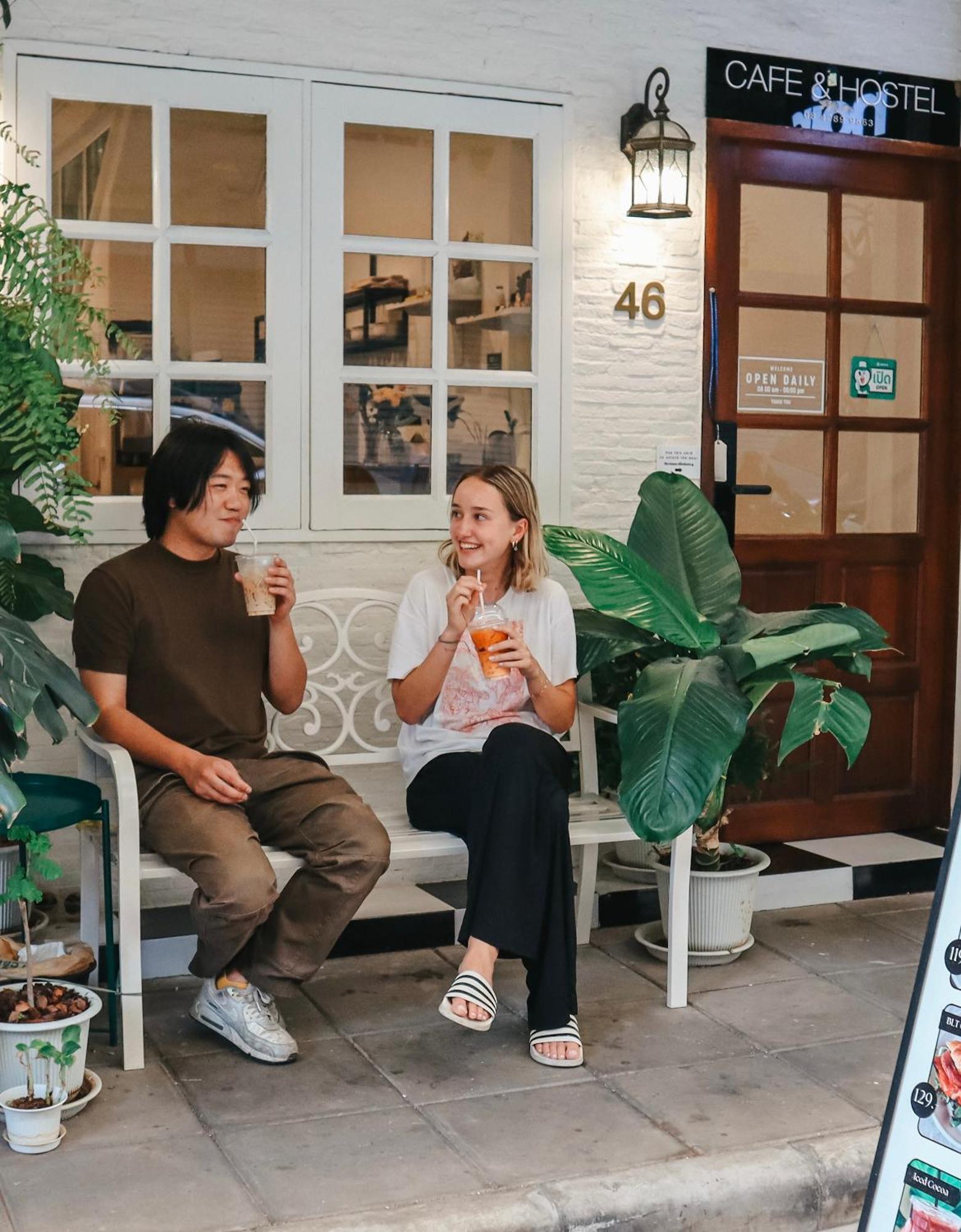 Noir Cafe And Hostel Chinatown Бангкок Екстер'єр фото